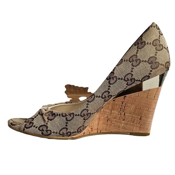 Gucci beige/ebony GG canvas peep-toe Cyprus cork wedge Size 5B - Picture 15 of 15